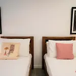 Apartment Music, F1 & Fashion Fun In St. Paul's Bay