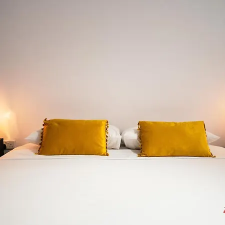 Lejlighed Music, F1 & Fashion Fun In San Pawl il-Baħar