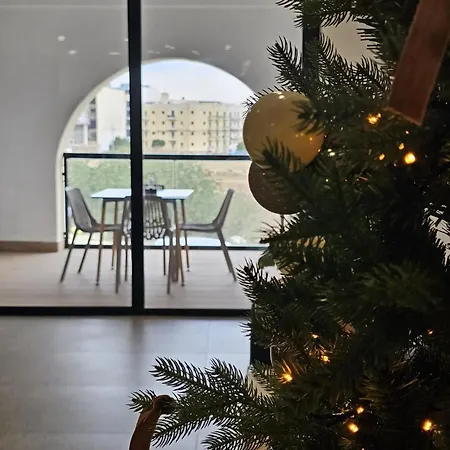 Lejlighed Music, F1 & Fashion Fun In San Pawl il-Baħar