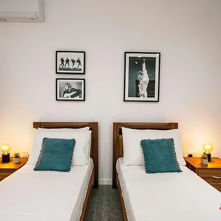 Music, F1 & Fashion Fun In Daire St. Paul's Bay