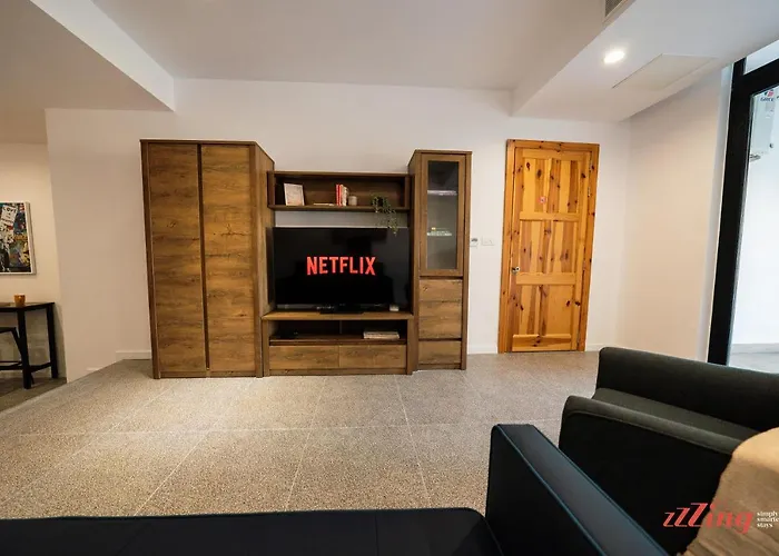 Daire Music, F1 & Fashion Fun In St. Paul's Bay