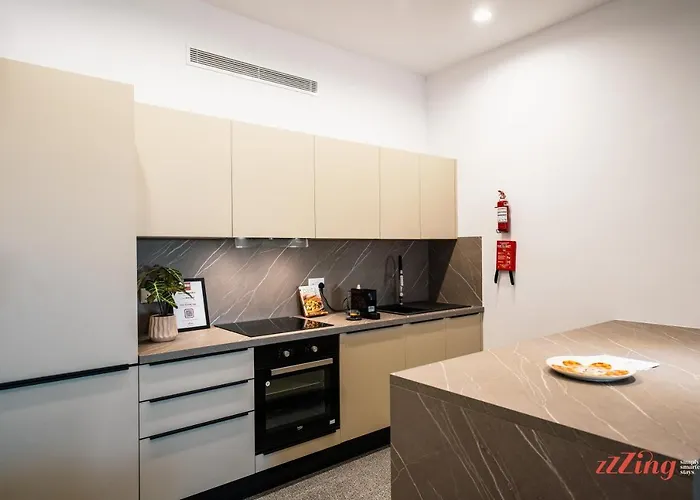 Music, F1 & Fashion Fun In Daire *