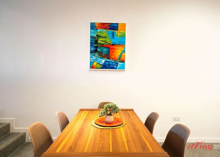 Music, F1 & Fashion Fun In * St. Paul's Bay