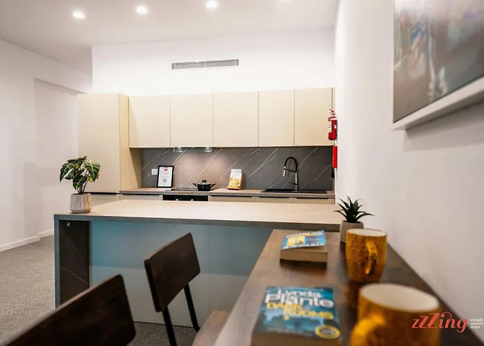 Music, F1 & Fashion Fun In Apartament St. Paul's Bay