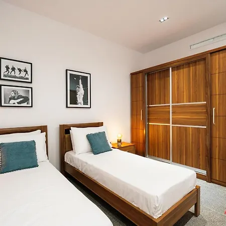 Music, F1 & Fashion Fun In