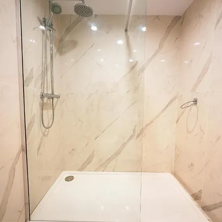 Apartman Music, F1 & Fashion Fun In San Pawl il-Baħar