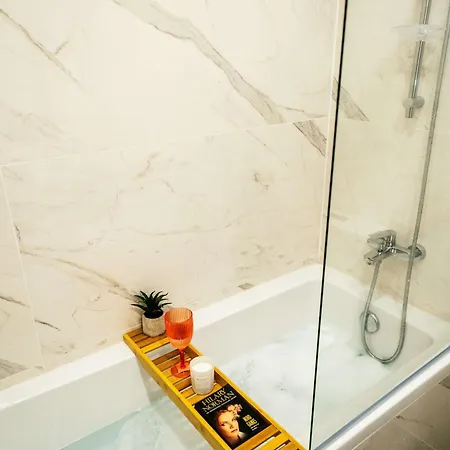 Apartman Music, F1 & Fashion Fun In San Pawl il-Baħar